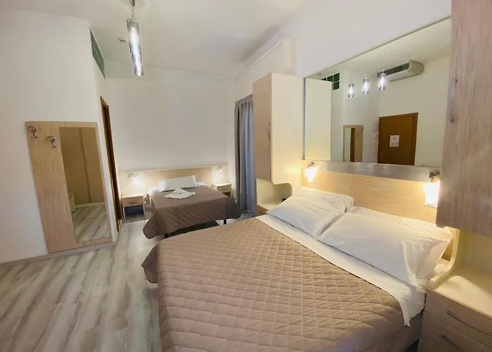 Butterfly & Younique 3* Римини