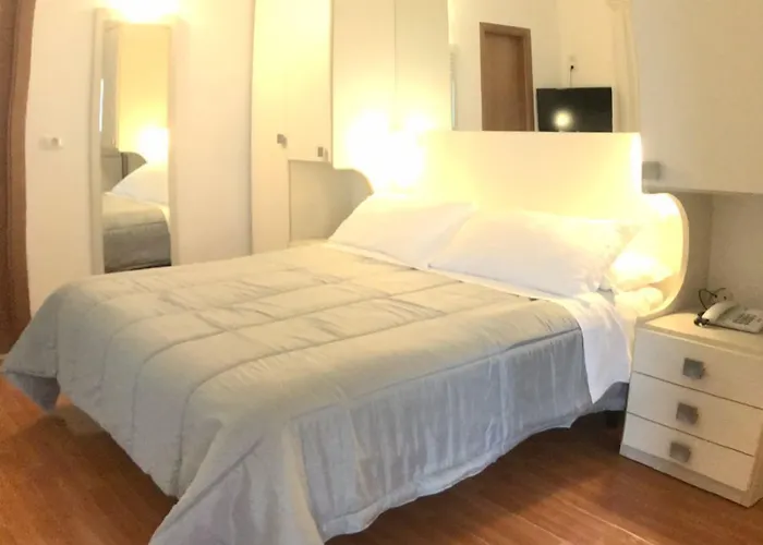 Butterfly & Younique Otel Rimini