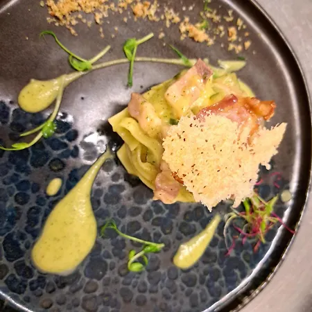 Butterfly & Younique 호텔 3*