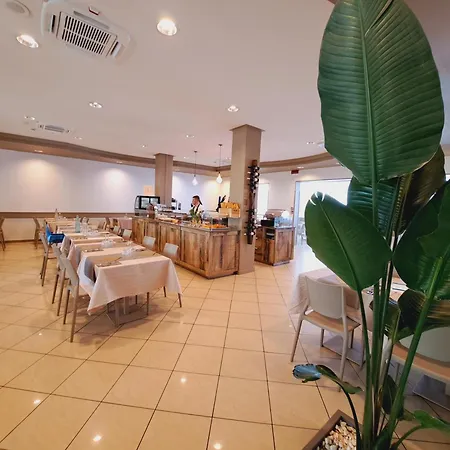 Otel Butterfly & Younique Rimini