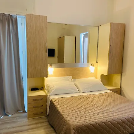 호텔 Butterfly & Younique 3*