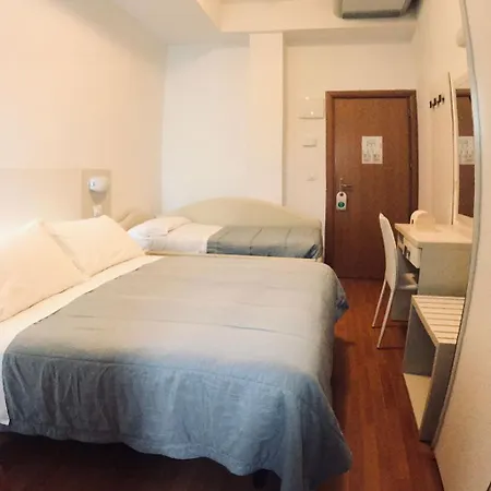 Butterfly & Younique ホテル 3*