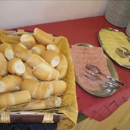 ホテル Butterfly & Younique 3*