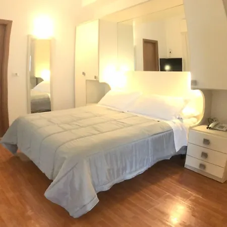 Butterfly & Younique Otel Rimini