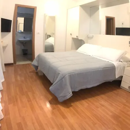 Butterfly & Younique 리미니