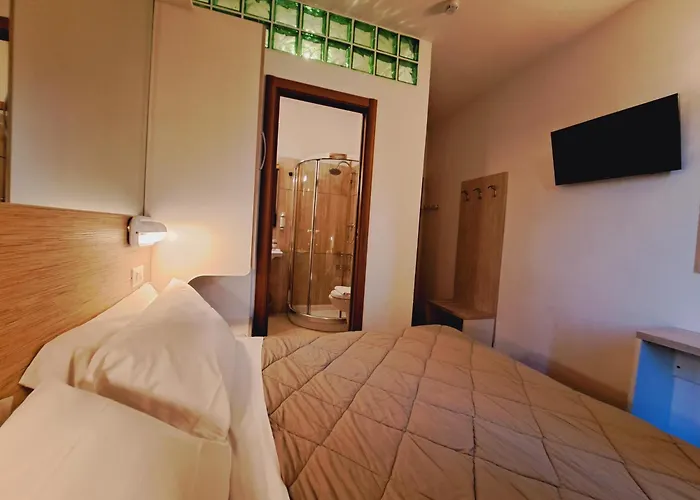 Hotell Butterfly & Younique Rimini