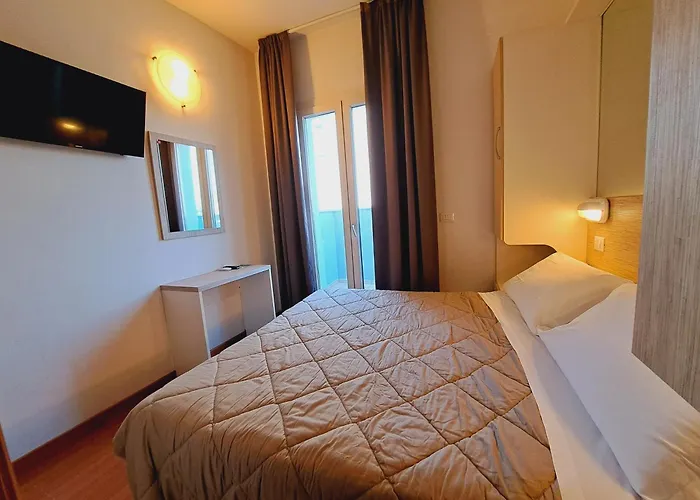 Butterfly & Younique Hotell Rimini