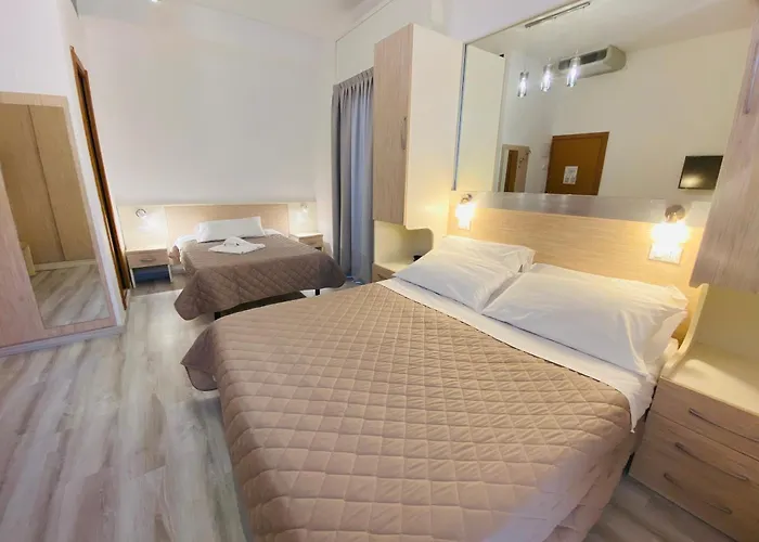 Hotell Butterfly & Younique Rimini