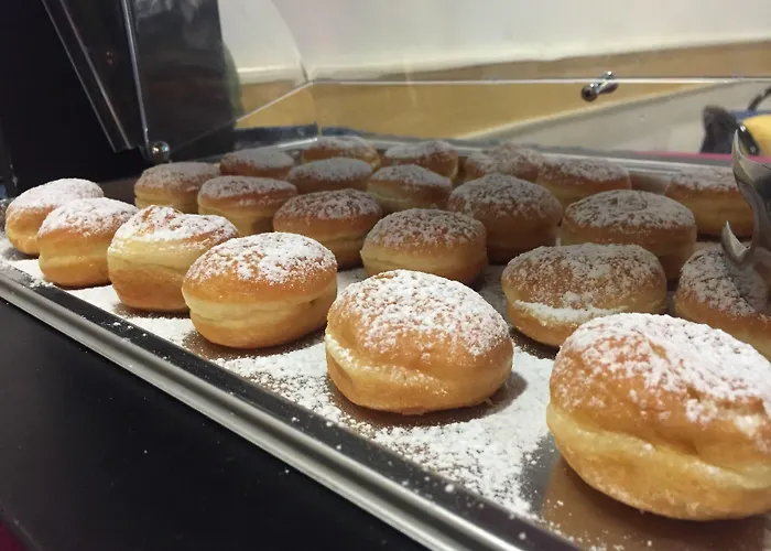 Hotell Butterfly & Younique 3*