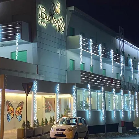 Butterfly & Younique 3*