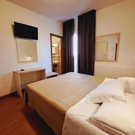 Butterfly & Younique 3*