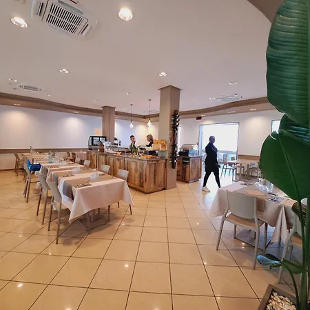 Butterfly & Younique 3*