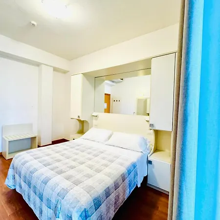 Hotel Butterfly & Younique 3*