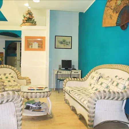 Hotel Butterfly & Younique