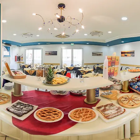 Butterfly & Younique 3* Rimini