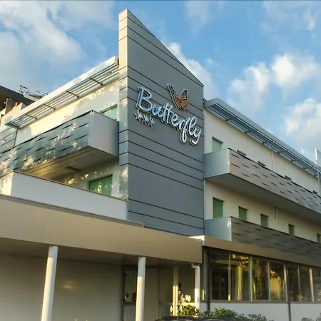 Butterfly & Younique 3* Rimini