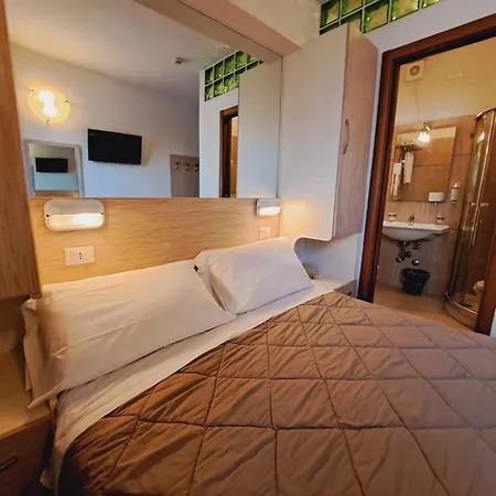 Ξενοδοχείο Butterfly & Younique 3*