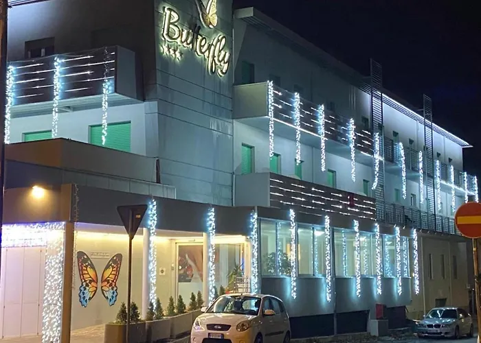 Butterfly & Younique 3*