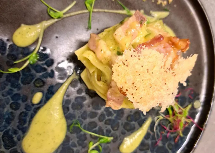 Butterfly & Younique מלון 3*