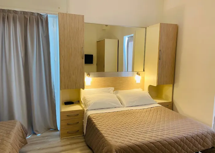 מלון Butterfly & Younique 3*