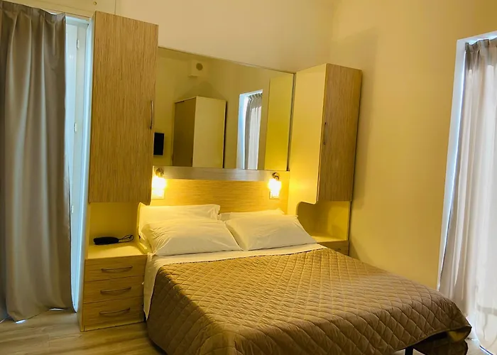 מלון Butterfly & Younique 3*