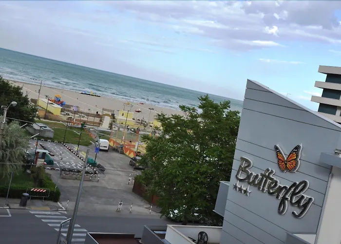 מלון Butterfly & Younique 3*