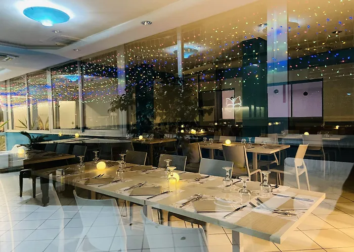 Butterfly & Younique רימיני